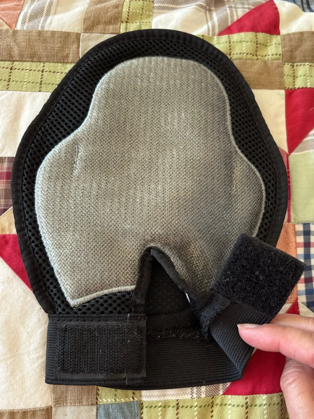 Well & Good 3-in-1 Grey Dog Grooming Mitt
